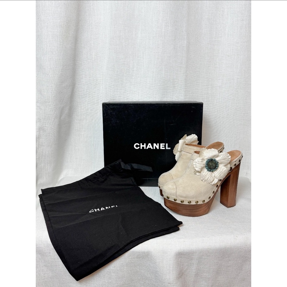 CHANEL Bridal Cream Floral Platform Clogs - Picture 12 of 13